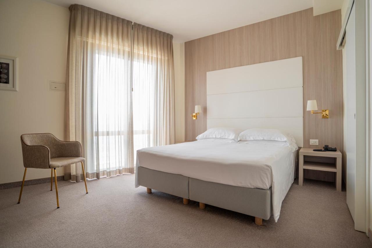 Hotel Atlantico Lido di Jesolo Esterno foto